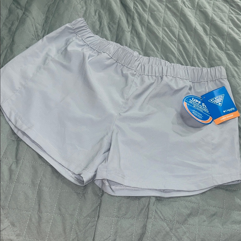Columbia Women's Light Gray Athletic Shorts Size Large